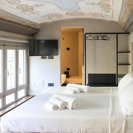 The Gateway Suite, Porta Nuova Station, アパート