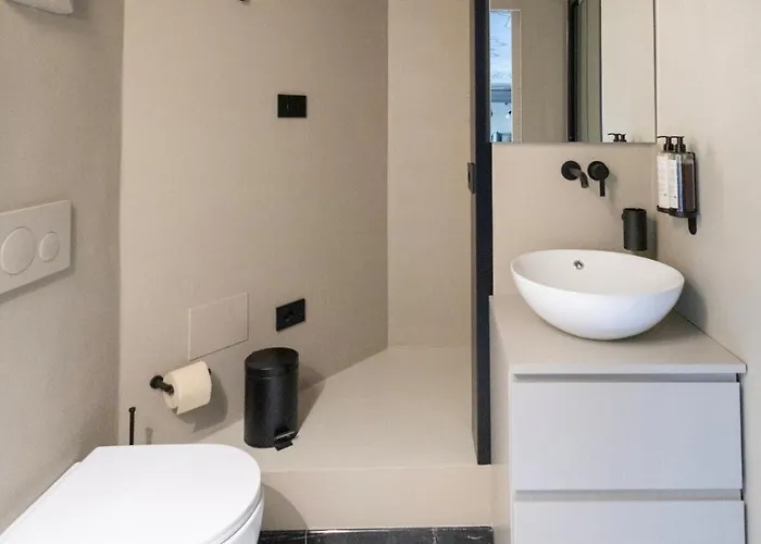 The Gateway Suite, Porta Nuova Station, *